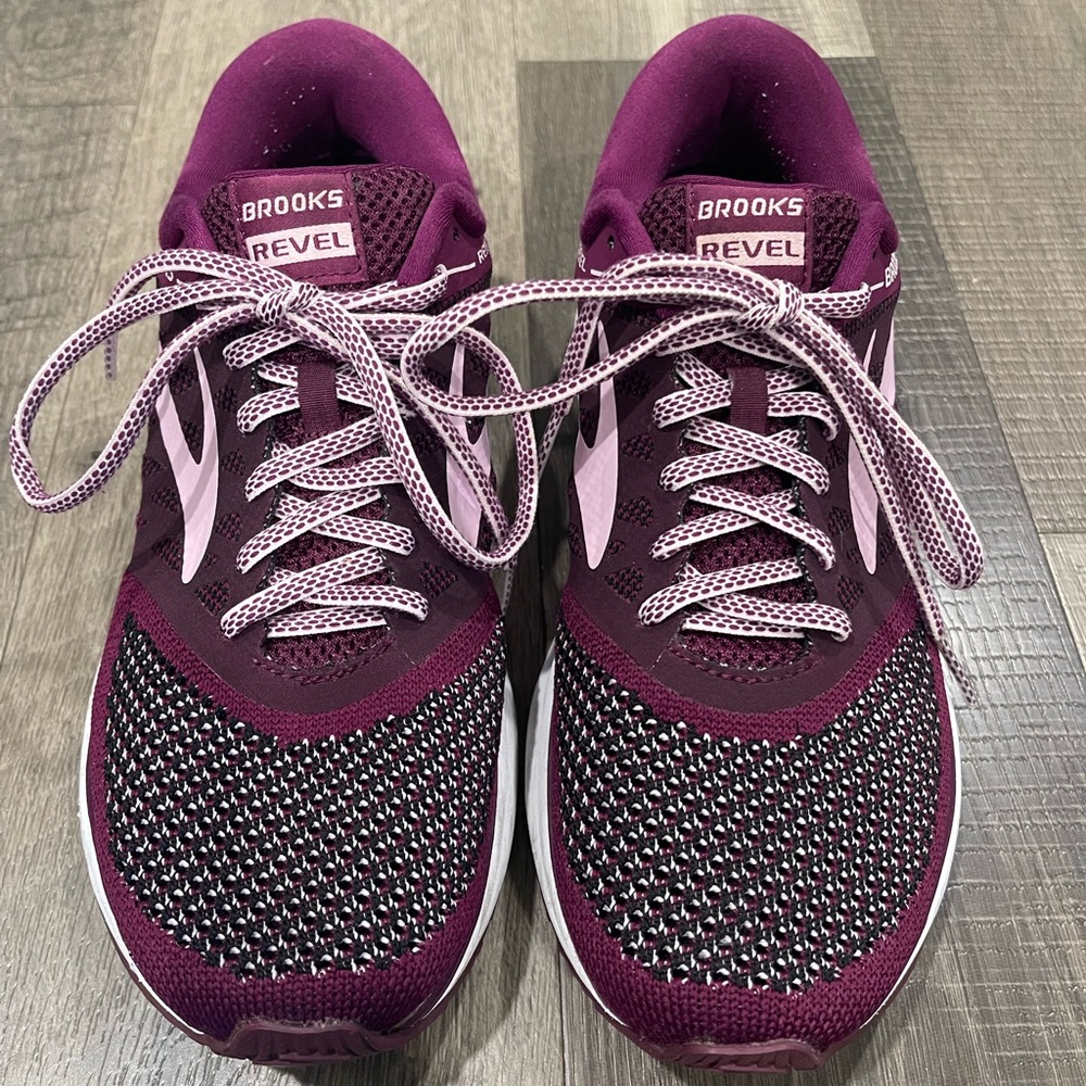 Brooks Revel Women's Athletic Shoes - Dark Purple and Light Pink